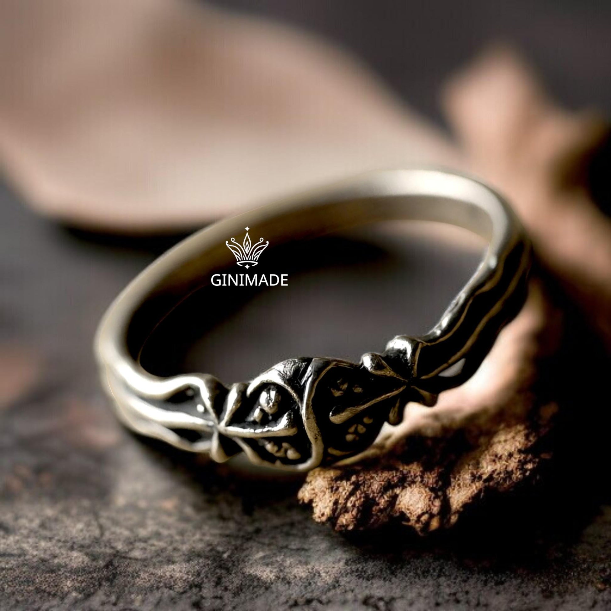 Vintage floral silver ring