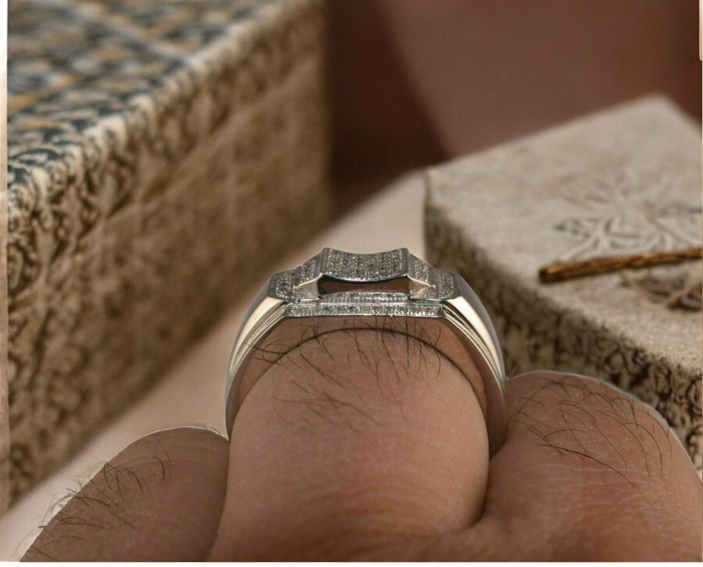 Sophisticated Men’s Simulant Diamond Ring – White Gold Plated 925 Silver, High-End Jewelry for Men.