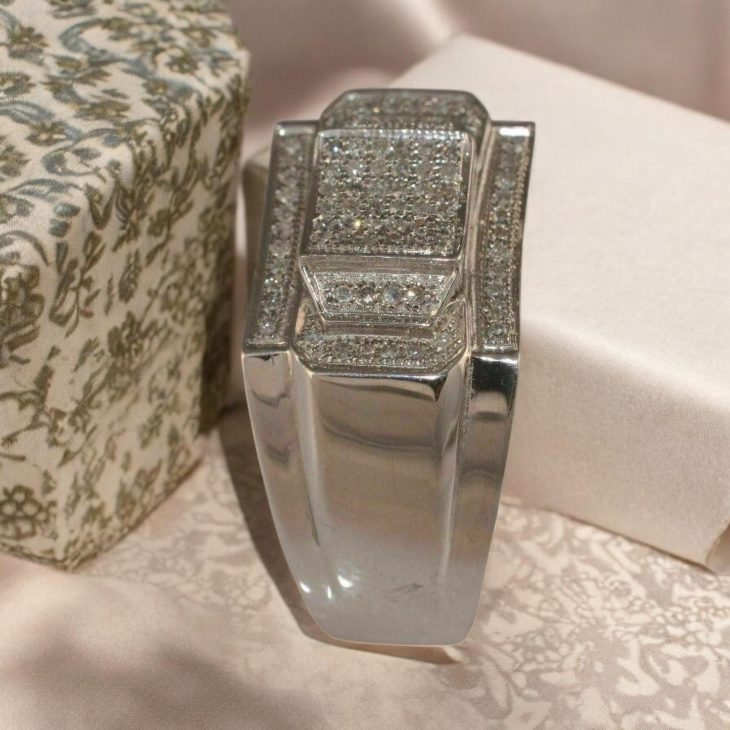 Luxury Simulant Diamond Signet Ring for Men – White Gold Plated 925 Silver, Timeless Jewelry Gift.