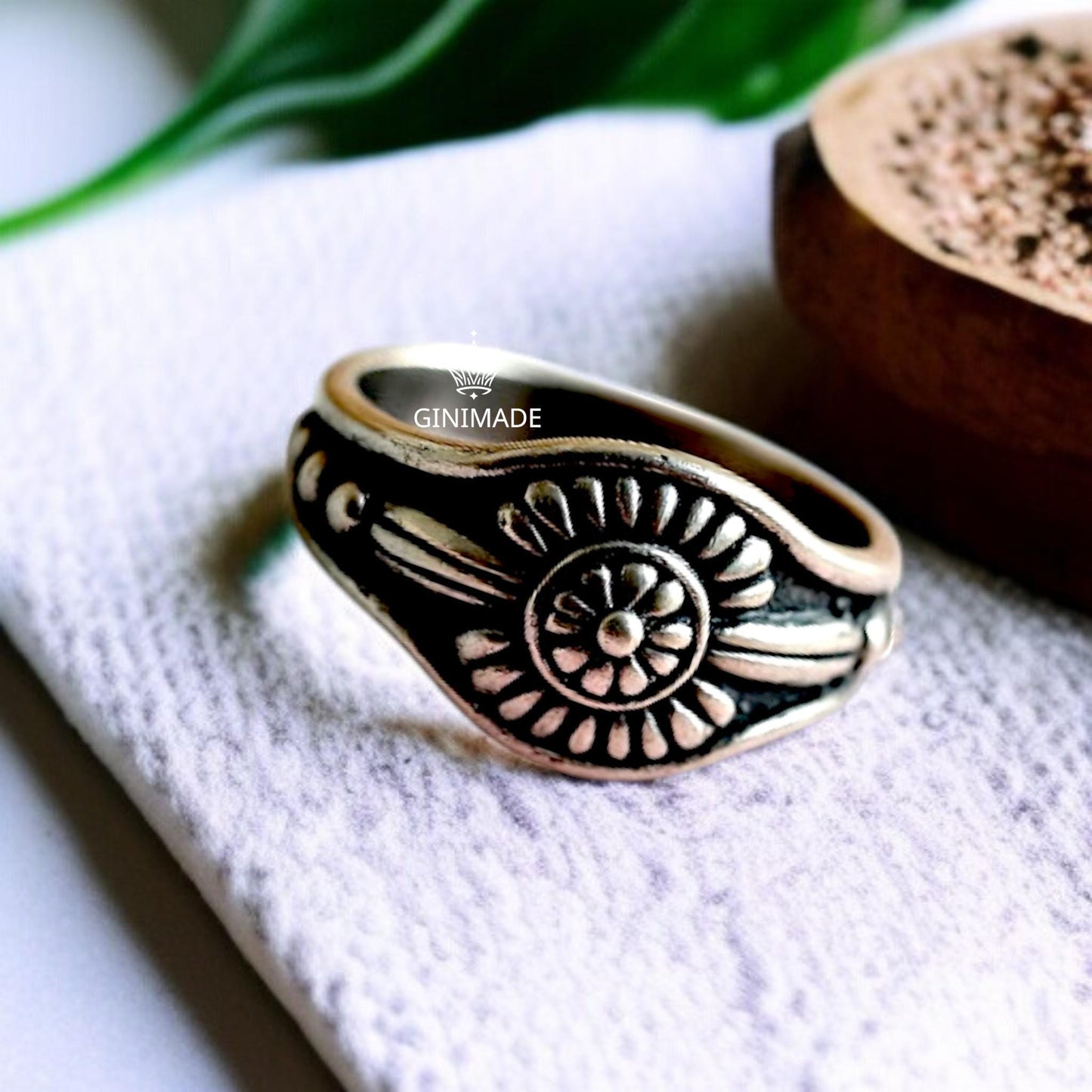 Oxidized Silver Flower Ring – Handmade 925 Sterling Floral Band – Vintage Boho Statement Jewelry – Artisan Gift for Her by Ginimade