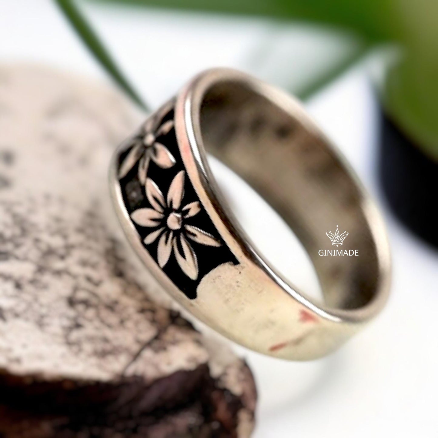 Wide Floral Band Ring – Oxidized 925 Sterling Silver Statement Ring – Handmade Boho Flower Ring – Vintage Botanical Jewelry by Ginimade