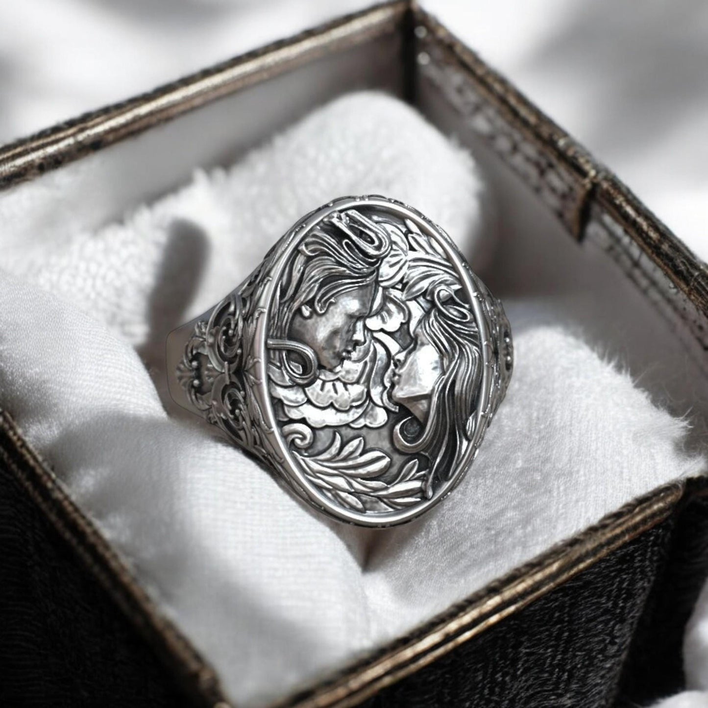 Love Faces Ring – Sterling Silver Man Floral Pattern Ring | Unisex Signet Ring | Unique Silver Gift for Lovers & Soulmates
