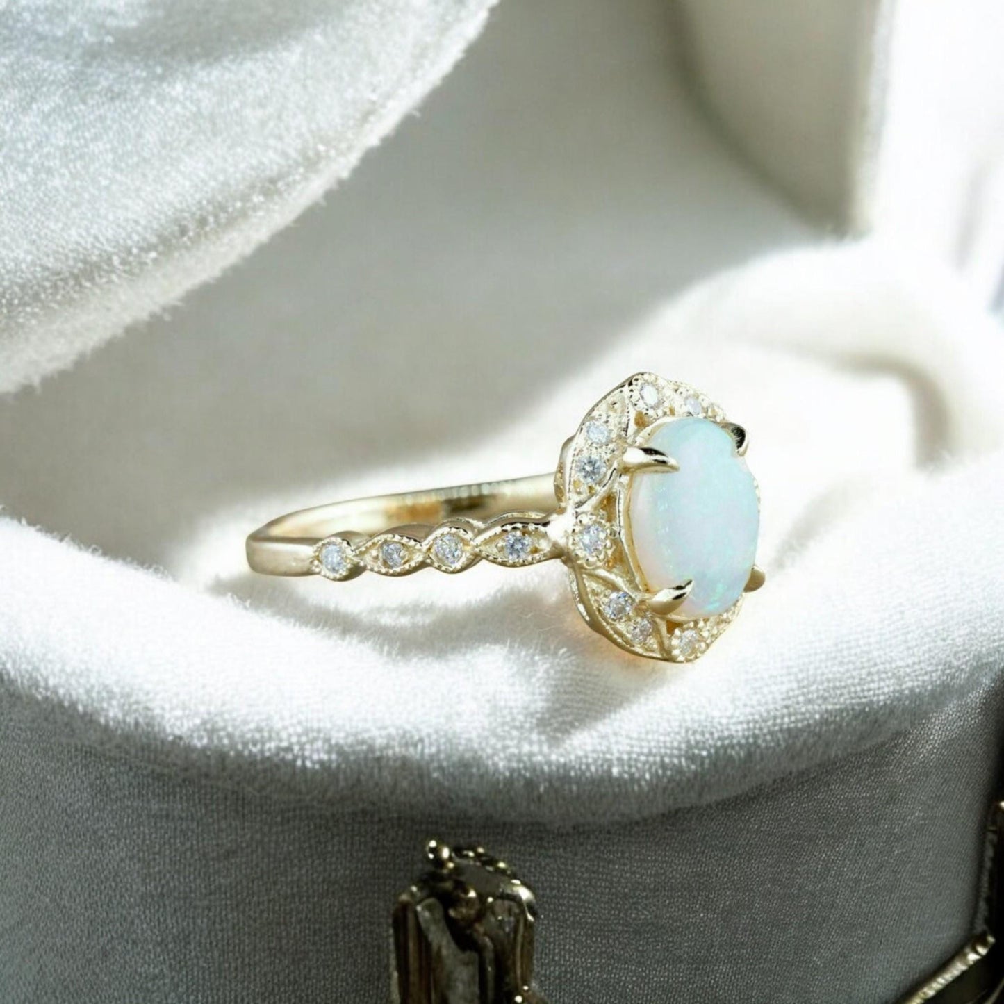 Opal Ring in 925 Sterling Silver – Dainty Vintage-Inspired Oval Opal Engagement Ring – Unique October Birthstone Ring – Gift for Her