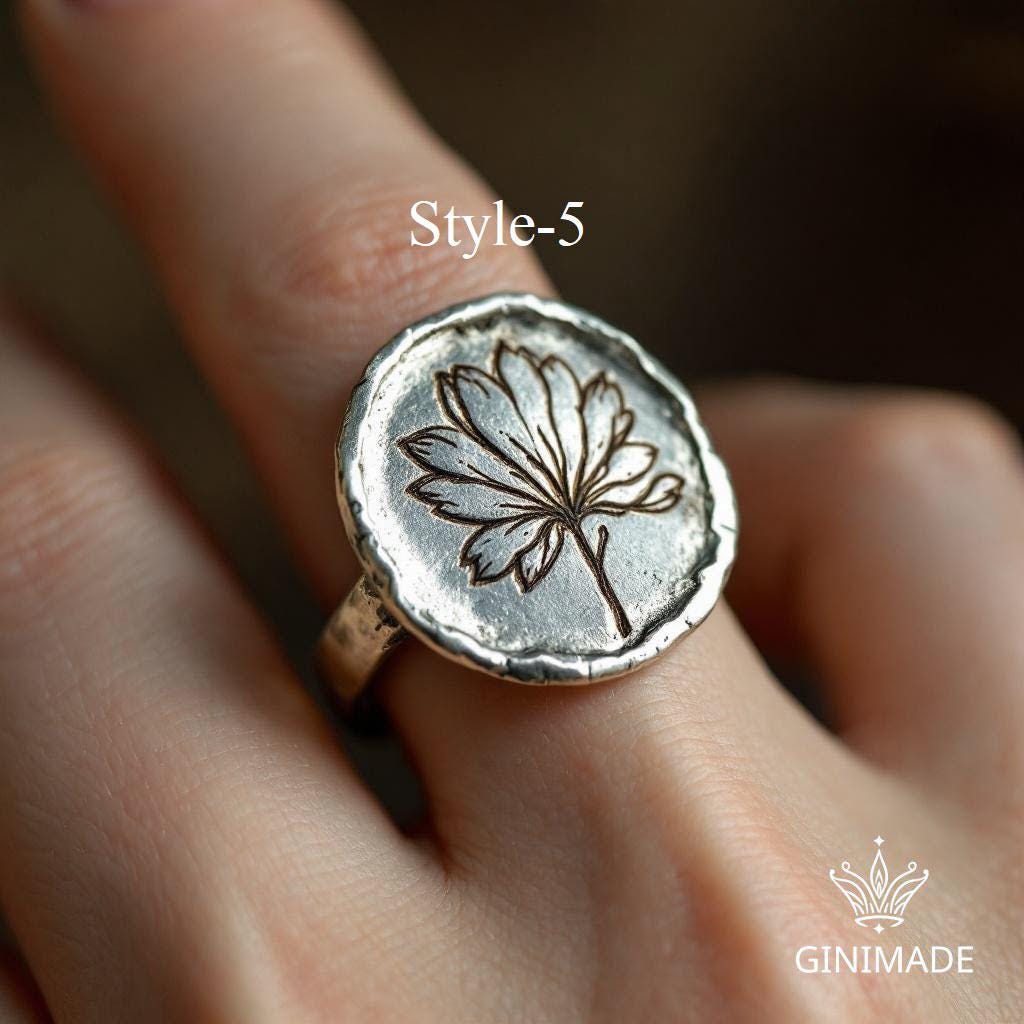 Customized  Birth Flower Ring •  Handmade Family Birth Month Bouquet Ring • Unisex Engraved Floral Ring. Unique Gift.