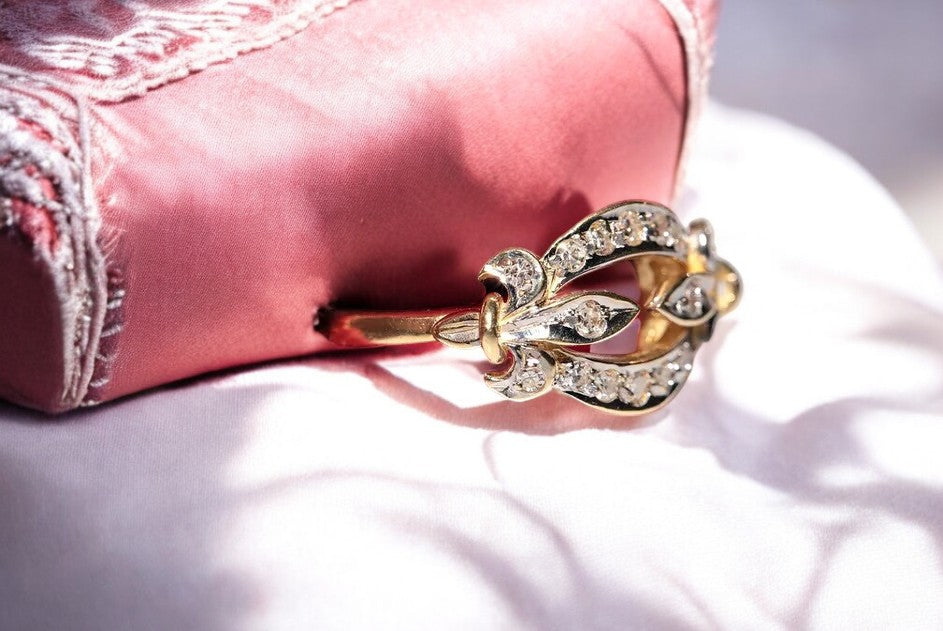 Vintage-Inspired 925 Sterling Silver Ring with Sparkling CZ Diamond – Elegant Antique-Style Jewelry for Women