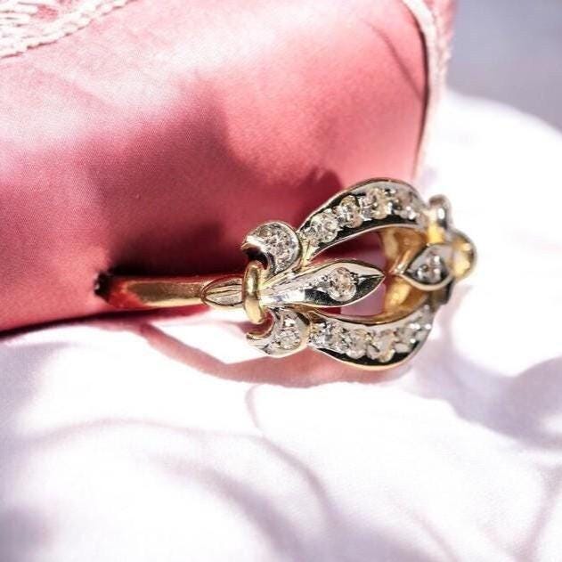Vintage-Inspired 10k Gold Ring | Sparkling CZ Diamond | Perfect Valentine’s Gift for Her.