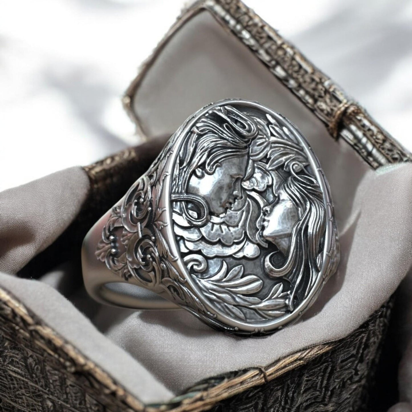 Love Faces Ring – Sterling Silver Man Floral Pattern Ring | Unisex Signet Ring | Unique Silver Gift for Lovers & Soulmates