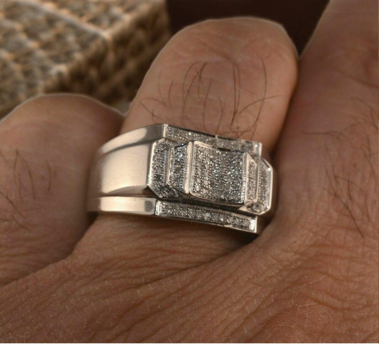 Luxury Men’s Signet Ring – White Gold Plated 925 Silver with Simulant Diamonds, Elegant Jewelry for Him.