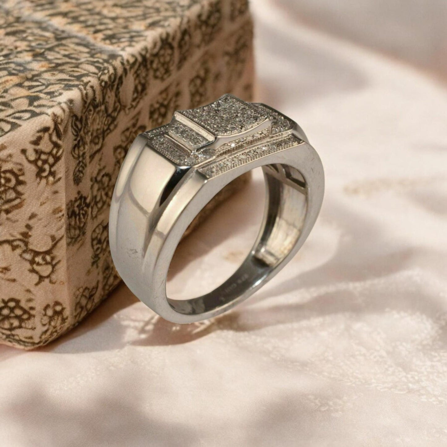 White Gold Plated Men’s Signet Ring – Simulant Diamond Detail, Refined Luxury Jewelry for Him.